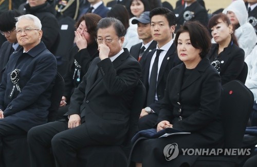 문대통령 "서해영웅들, 애국심 상징…코로나 극복의지 굳게다져"(종합)