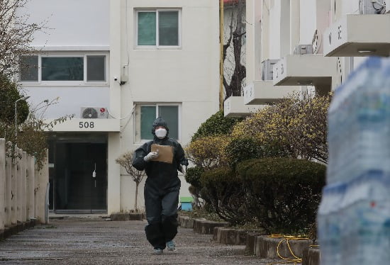 신천지 집단거주 대구 한마음아파트…"낮은 연령대 교인 많아, 추가 환자 나올 듯"