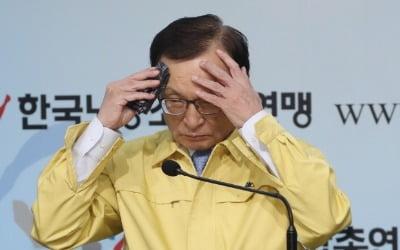 진중권 "선거 결과와 상관없이 민주당은 망했다…부끄러워할 줄 몰라" 연일 독설