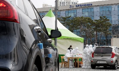 [속보] 방역당국 "격리해제까지 무증상 유지 환자 있어…전염사례 조사"