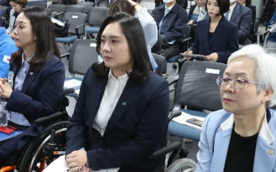 민주당, 비례대표 순번 결정…김홍걸 3번 ·'태호엄마' 이소현 11번