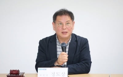 진중권 "더불어시민당 공관위원장, 과거 카페 직원에게 다짜고짜 막말"