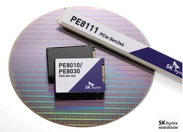 'PE8000' 시리즈와 'PE8111'/사진제공=SK하이닉스
