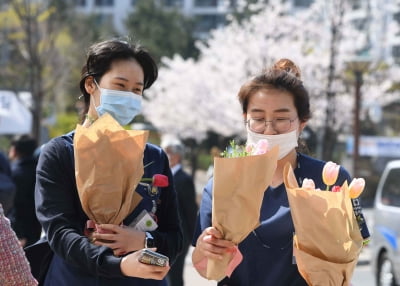 꽃보다 아름다운 그대들의 헌신에 감사함을 담아...