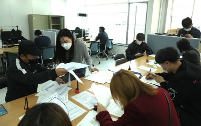 소상공인 "고용유지지원금 절차 너무 까다롭다" 호소