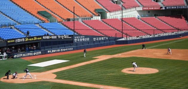 무관중으로 펼쳐지는 KBO 연습경기 