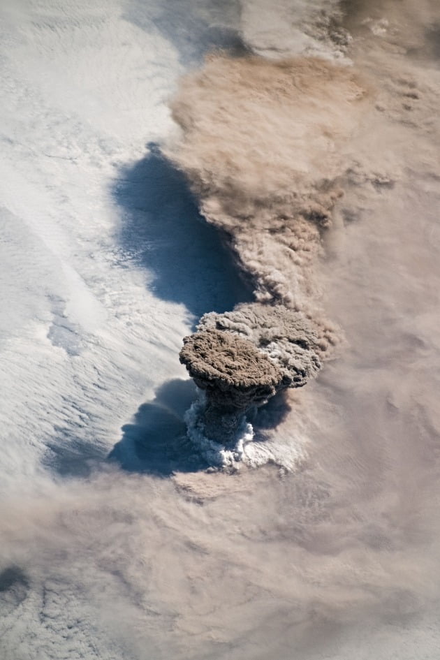 오오츠크해 쿠릴열도의 라이코케섬 화산폭발
