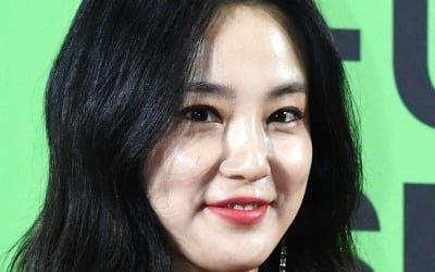 이주연 해명, SNS 속 의문의 남성 지드래곤 추측에 "퍼온 사진"