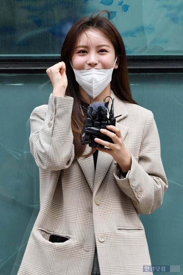 [포토] 네온펀치 이안, '마스크 쓰고 화이팅'