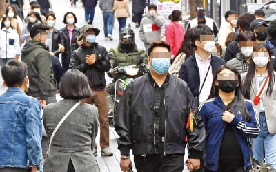 공원·강변 주말 나들이 인파…유세 현장도 '다닥다닥'