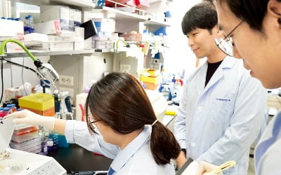 혈액 한 방울로 암 진단…'조기 맞춤형 치료' 시대 열린다