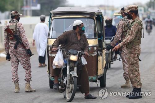 파키스탄 코로나19 확진 2천명 넘어…인도도 급증세(종합)