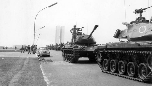 브라질 대통령, 1964년 군부 쿠데타 옹호 발언으로 또 논란