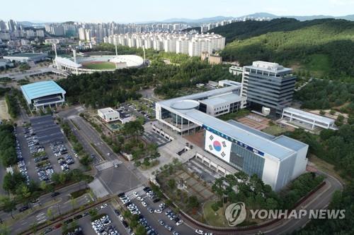 충남 천안시장 보궐선거 TV토론서 서로 "준비된 후보"