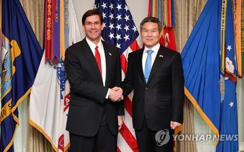 정경두, 미국 국방장관에 '한국인 근로자 인건비' 우선지급 요청