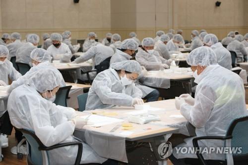 "숨이 차서 못써요" 시민에게 외면받는 강릉형 필터 교체 마스크