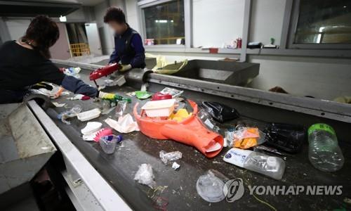 "재활용품 가격 폭락"…청주 수집업체, 매입 단가 인하 요구