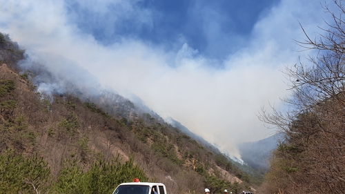 경북 청송에 산불…헬기 22대 투입해 6시간여만에 진화(종합)