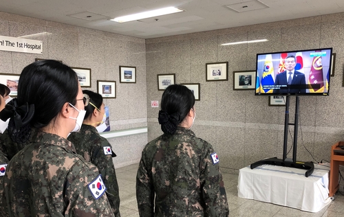 '코로나 최전선' 투입 신임 간호장교 복귀…"감동과 희망 선사"