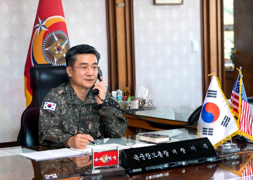 미 육군총장 "한국육군 코로나19 대응조치, 전세계 미군에 공유"