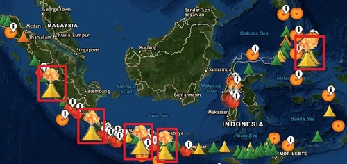 인도네시아 6개 화산 잇단 분화…전문가 "우연의 일치일 뿐"