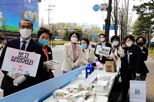 코로나 속 부활절…"두려운 이웃 감싸안자"(종합)