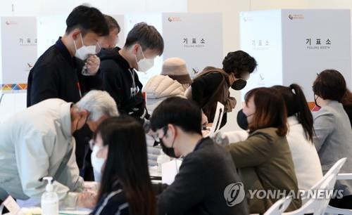 스위스 매체 "한국, 코로나19에도 높은 투표율 예상"