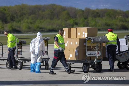 "스위스 봉쇄 완화 계획, 되려 마스크 부족 문제 부각"