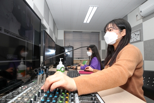 강원대, 재택수업 1학기 전체 확대…학생 절반 A 학점 가능