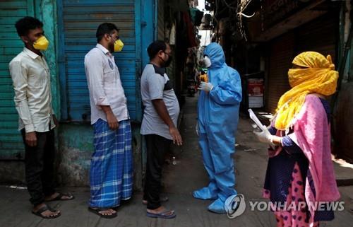 '코로나 옮긴다' 의사 잇단 폭행에 인도 정부 강력 대응