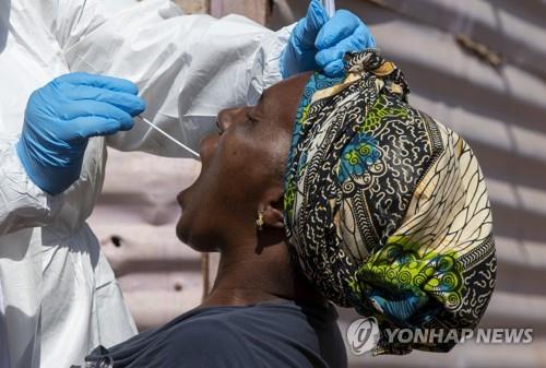 아프리카 한주새 코로나19 확진 43% 증가…전문가 우려