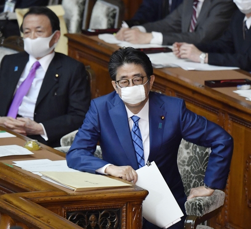 일본 코로나 추경, 의료대책보다 경기 부양 중시 논란