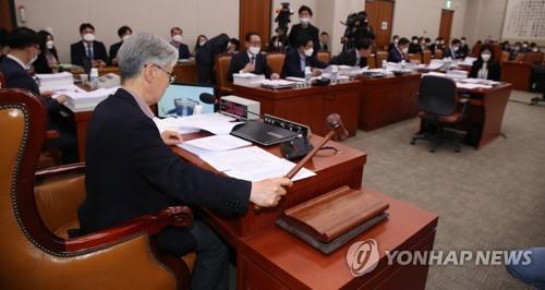 '재난지원금 기부금 특별법' 법사위 전체회의 통과