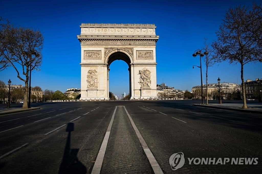 서울서 자가격리 중인 프랑스 기사, "한국식 대응 적극 수용해야"