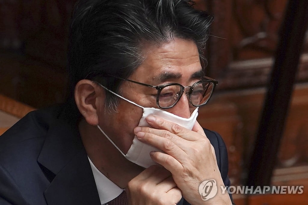 일본, 긴급사태 선언 임박했나…도쿄 `병상 부족` 가능성