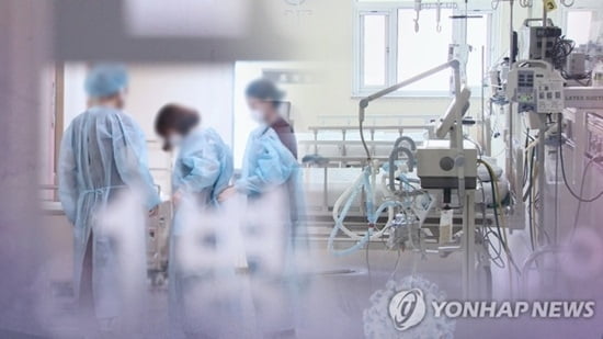 문 대통령 "간호사들 마음에 걸려…고맙고 또 고맙다"