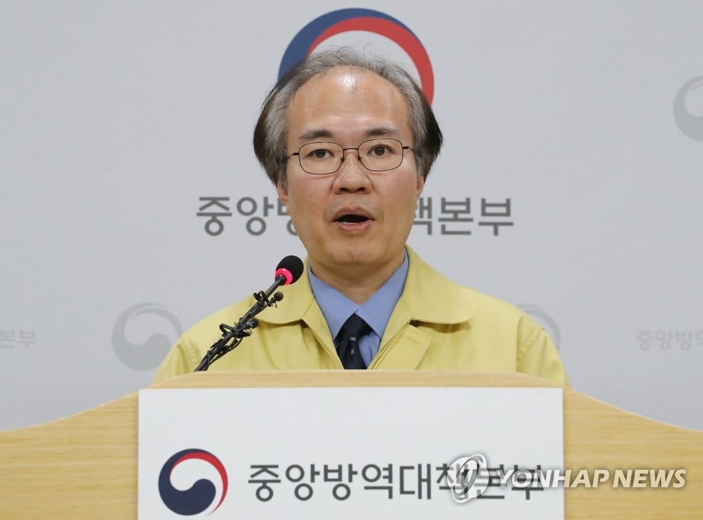 "흡연자, 코로나19 감염 시 `중증` 확률 14배 높다"