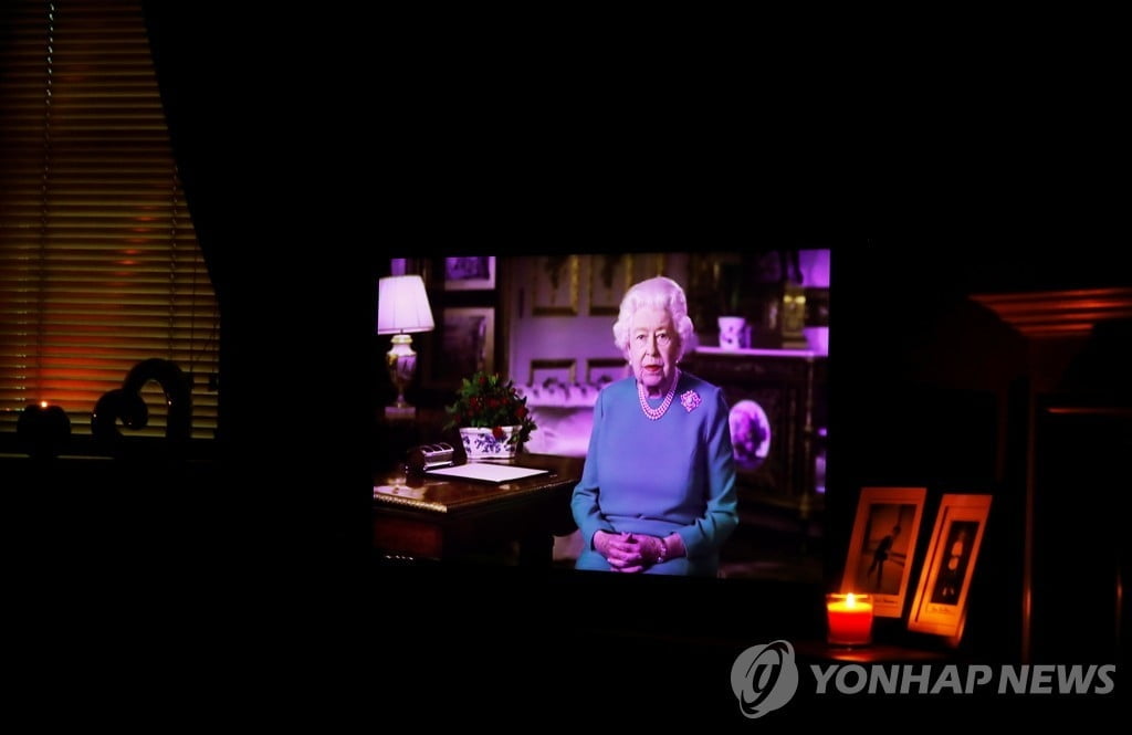 美 뉴욕주 신규 사망자 첫 감소…日 내일 `긴급사태` 선언