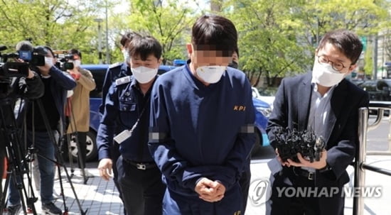 `라임사태 의혹` 전 청와대 행정관 영장심사 출석…묵묵부답