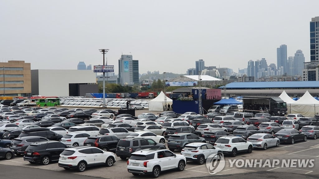 `사회적 거리두기` 연장에도 서울 일부교회 현장예배 강행…"예배방해죄는 범죄"