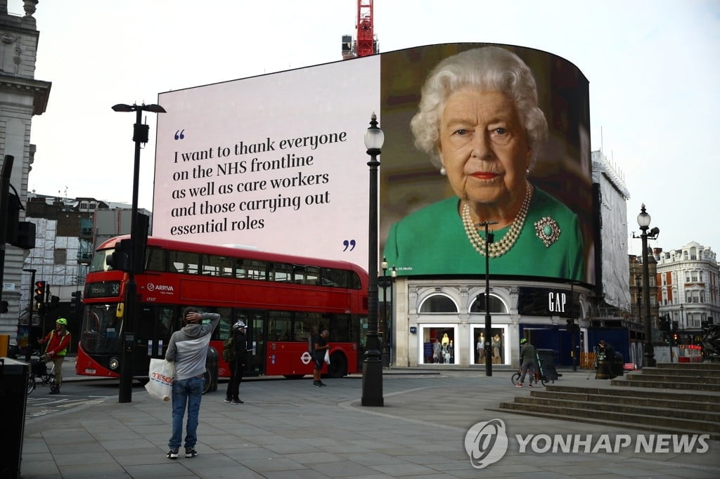 코로나19 새 거점된 日 `의료붕괴 위기`…美 봉쇄완화 돌입