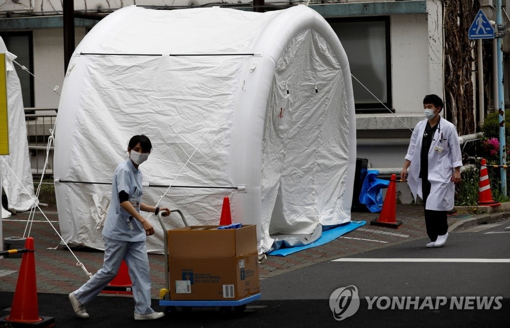 "일본 의료기관 코로나19 원내감염 1천명 넘어…감염된 간호사도 근무"