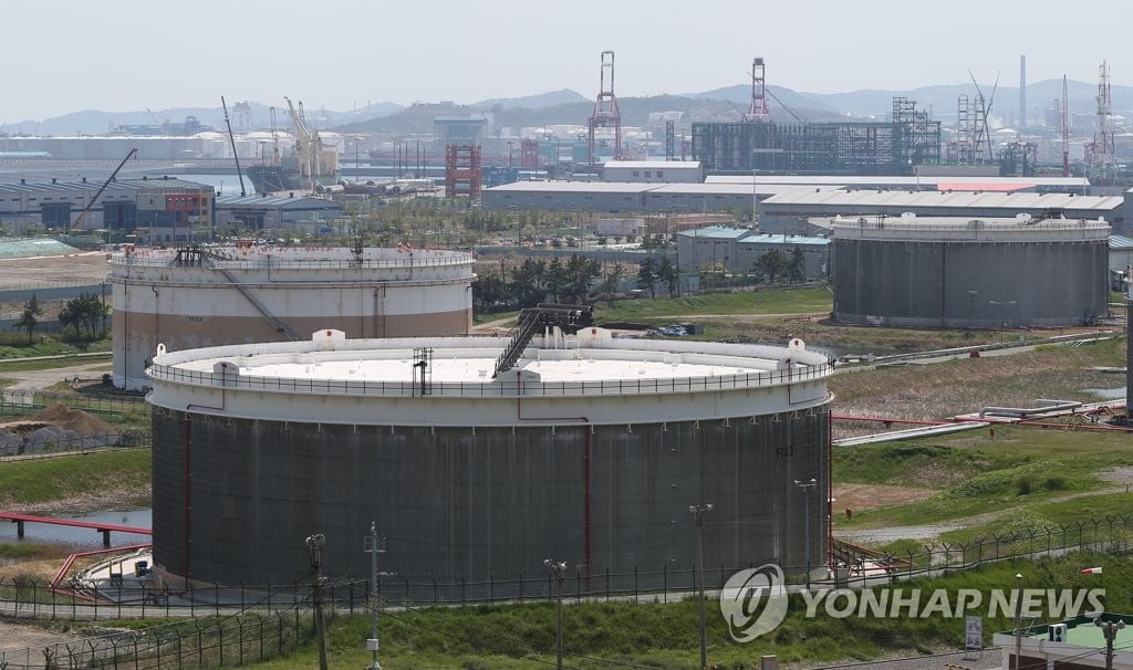 "기름 저장할 곳 없다"…WTI, 다시 15달러 아래로