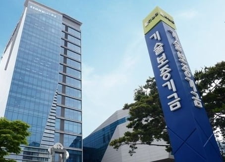 기보 등 8개 기관,  `부산 사회적경제지원 기금(BEF)’에 10.4억원 전달