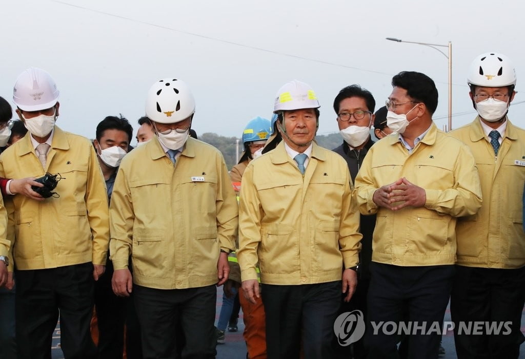 정총리, 이천 화재현장 긴급방문…"사망자 수습·유가족 지원에 만전"