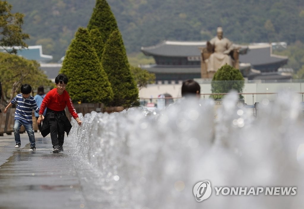 [날씨] 근로자의 날, 전국 맑고 따뜻…서울 낮 최고 27도