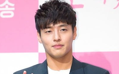 강하늘 측, 뮤지컬배우 이태은과 열애? 소속사 "사실아냐"