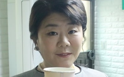 '반의반' 이정은, 비하인드컷 大공개…장난기 가득 표정 '눈길'