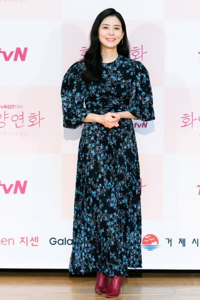 [TEN 포토] '화양연화' 이보영, '화려한 드레스에 시선 집중'