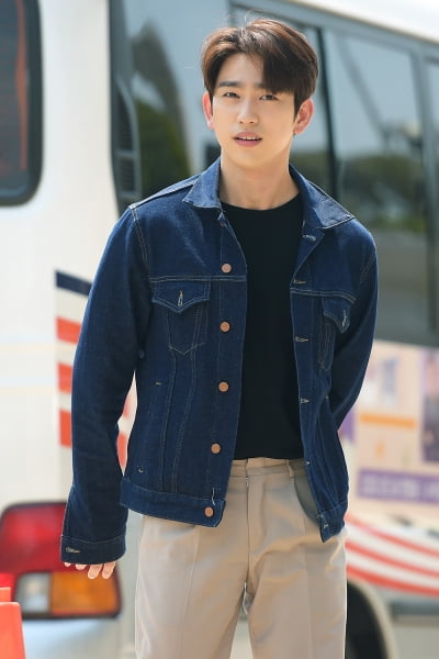 [TEN 포토] 갓세븐 진영, '잘생김 한도초과'